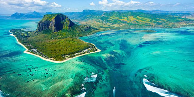Mauritius Underwater Waterfall Helicopter Tour (7)